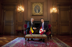[Prime Minister Stephen Harper meets with Juan Manuel Santos Calderón, President of Colombia, for a tête-à-tête meeting at the Casa de Narino in Bogotá, Colombia] 10 August 2011