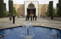 [Prime Minister Stephen Harper tours the Burnaby Ismaili Centre in Burnaby, British Columbia] 21 March 2015