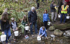 [Prime Minister Stephen Harper tours the Mossom Creek Hatchery in Vancouver, British Columbia] 7 April 2015