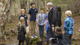 [Prime Minister Stephen Harper and Leona Aglukkaq, Minister of the Environment, Minister of the Canadian Northern Economic Development Agency and Minister for the Arctic Council, meet with local children at Berry Brook, New Maryland, New Brunswick] 15 May 2014