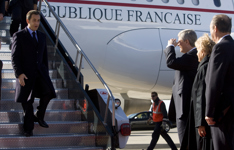 [Prime Minister Stephen Harper greets French President Nicolas Sarkozy as he arrives for the Sommet de la Francophonie at the airport in Québec City] 17 October 2008