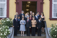 [Leaders of the G8 countries pose for a family picture at Hohen Luckow Estate, northeastern Germany] 6 June 2007
