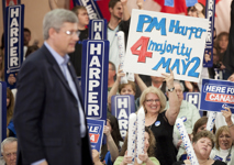 [Prime Minister Stephen Harper delivers a speech outlining the Conservative plan for low taxes and economic growth to supporters from Southwestern during an event in Windsor, Ontario] 25 April 2011