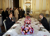 [Prime Minister Stephen Harper and French President Jacques Chirac hold bilateral talks during a working lunch in Paris at the Élysée Palace] 19 July 2006