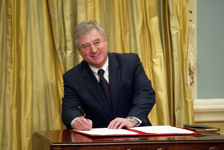 [The Honourable David Emerson, Minister of International Trade and Minister for the Pacific Gateway and the Vancouver-Whistler Olympics, is sworn in at Rideau Hall in Ottawa, Ontario] 6 February 2006