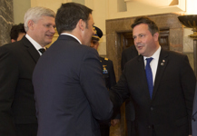 [Minister Jason Kenney meets with Prime Minister Matteo Renzi at the Villa Doria Pamphili in Rome, Italy] 11 June 2015