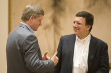 [European Commission President José Manuel Barroso chats with Prime Minister Stephen Harper during meetings on the second day of the G8 Hokkaido Toyako Summit at the Windsor Hotel Toya in Japan] 8 July 2008