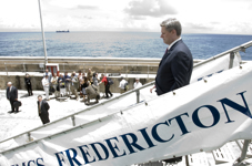 [Prime Minister Stephen Harper leaves the Canadian naval frigate HMCS Fredericton during his visit to Bridgetown, Barbados] 19 July 2007