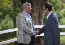 [Prime Minister Stephen Harper bids Mariano Rajoy, Prime Minister of Spain farewell in Cali, Colombia] 23 May 2013