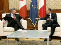 [Prime Minister Stephen Harper meets with French President Jacques Chirac at the Francophonie Summit in Bucharest, Romania] 28 September 2006
