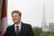 [Prime Minister Stephen Harper holds a press conference at the Canadian Cultural Centre in Paris, France] 27 May 2008