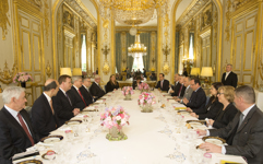 [Prime Minister Stephen Harper joins French President François Hollande for a working luncheon at the Palais de l'Élysée in Paris, France] 14 June 2013