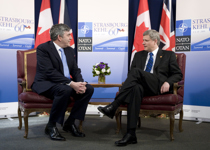 [Prime Minister Stephen Harper hosts a bilateral meeting with British Prime Minister Gordon Brown during NATO sessions in Strasbourg, France] 4 April 2009