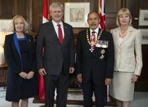 [Auckland, New Zealand -� Prime Minister Stephen Harper and his wife Laureen Harper meet Sir Jerry Mateparae, Governor General of New Zealand, and Lady Janine Mateparae at Government House during their first official visit to New Zealand] 13 November 2014