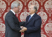 [Prime Minister Stephen Harper shakes hands with the Aga Khan at the new Ismaili Centre in Toronto, Ontario] 12 September 2014
