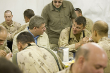[Prime Minister Stephen Harper has breakfast with members of the Canadian Forces at Kandahar Airfield in Kandahar, Afghanistan] 22 May 2007