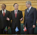 [Prime Minister Stephen Harper meets with Ban Ki-moon, UN Secretary General and Jakawa Kikwete, President of Tanzania, at the Palais des Nations in Geneva, Switzerland] 26 January 2011