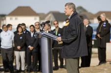 [Stephen Harper holds a news conference following his tour of a housing project in Kitchener, Ontario] 16 September 2008