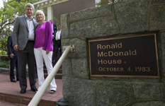 [Prime Minister Stephen Harper and his wife Laureen Harper visit Ronald McDonald House in Vancouver, British Columbia] 7 August 2012