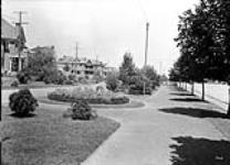 Driveway near Delaware Ave [ca. 1911].