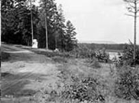 Driveway - Rockcliffe [ca. 1911].