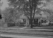 Cottage on Queen Street [ca. 1911].