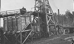 Shaft head frame and bins, Cameron Collieries Ltd., Pembina, Gamford District, Alta 1912