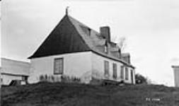 Type of old farm house on Ile d'Orleans, P.Q 1928