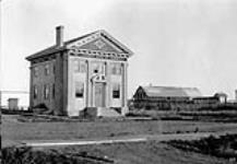 The Canadian Bank of Commerce and Doukhobor Barn 1900-1910