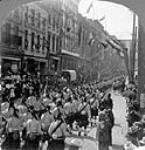 (Quebec Tercentenary) Highland Regiment marching up St. John Street Quebec [P.Q.] 1908 July
