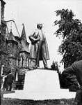 Statue of Sir Wilfrid Laurier unveiled on Parliament Hill by the Prince of Wales July 1927