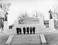 Dr. Bell and committee in front of the Bell memorial 1917