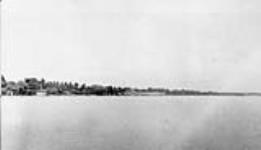 Shore line of Lake Erie, Kingsville, Ont 1923 - 1924