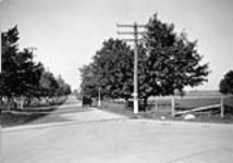 Merivale Road at City View [Ont.] [1920's]