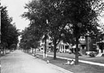 Clemow Avenue, looking East [1920's]