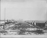 General view of an internment camp ca. 1915-1918.