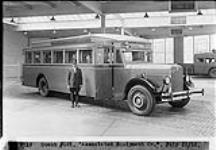 [Gray Coach Lines coach #601, "Associated Equipment Co."] Toronto, Ont. July 22, 1932 22 July 1932.