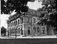 Public building July 1927