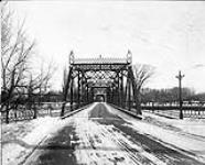 Minto Bridge from King Edward Avenue, Ottawa, Ont 1939