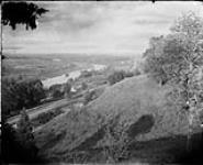 Looking east from Reservoir Hill [London, Ontario] [c. 1917]