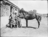 Colonel Konlikowsky with "Dillmawr", Glen Mawr Stables 23 June 1953
