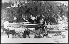 [M. Romeo Vachon's Fairchild FC-2W aircraft of Canadian Transcontinental Airways Ltd. inaugurating airmail service between La Malbaie and Sept Iles, P.Q., 25 December 1927.]