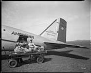 [Loading of airmail aboard Douglas DC-2 aircraft NC14925 of American Airlines Inc., St. Hubert, P.Q., 1938.] 1 Ot. 1928