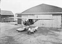 [Fairchild 51 aircraft G-CYYT of the R.C.A.F. equipped with experimental radio equipment, Rockcliffe, Ont., 28 August 1931.] 28 Aug. 1931
