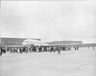 Comet aircraft tour, crowd and aircraft 22 June 1953