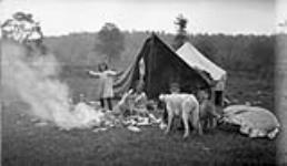 Gypsy camp on the Humber River Oct. 12, 1918