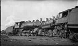 Wreck of two [Grand Trunk Railway] engines at Merritton, [Ont.] 16 Nov., 1918