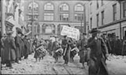 Soldiers recruiting for the Canadians Buffs on Albert Street 8 Mar. 1916