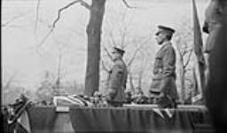 Major Williams preaching at a church service in Queens Park 30 Apr. 1916