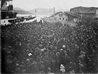 Grand Trunk Pacific wharf - crod at pier 1915